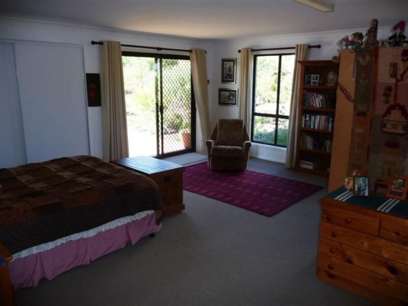 1 Debbie Court, Highfields QLD 4352