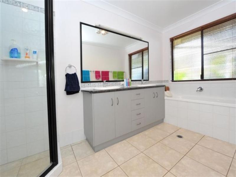 16 Pearl Court, Rangeville QLD 4350