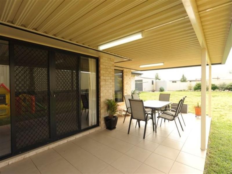 14 Sommariva Street, Westbrook QLD 4350