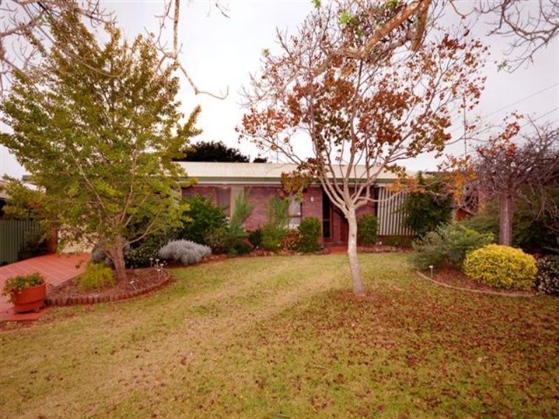 6 Truscott Street, Wilsonton QLD 4350