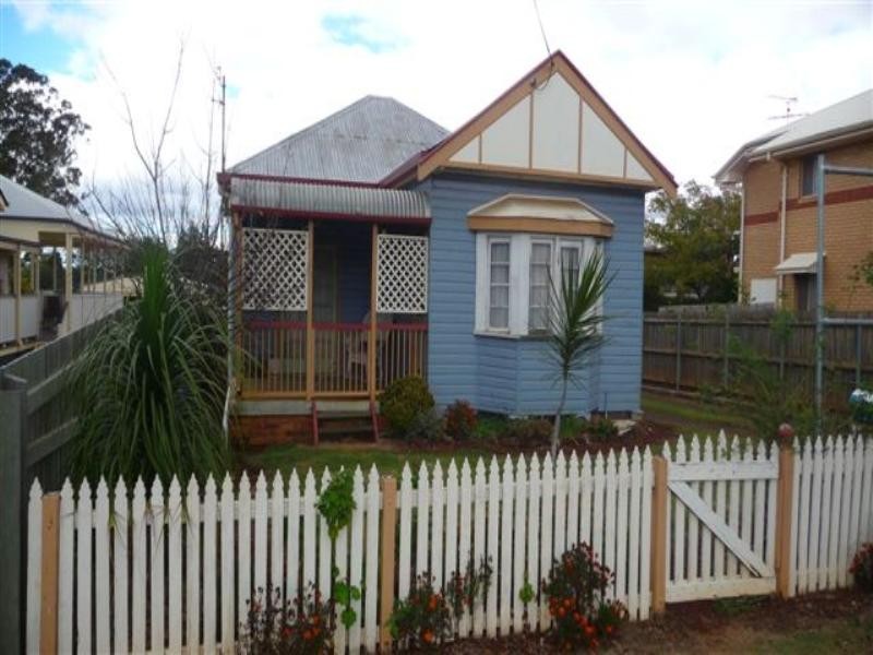 36 Anzac Avenue, Newtown QLD 4350