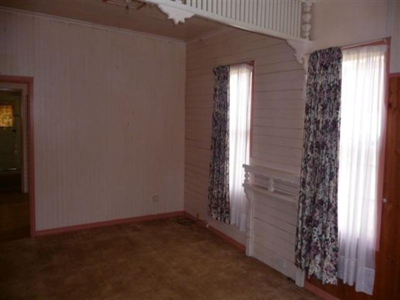 36 Anzac Avenue, Newtown QLD 4350