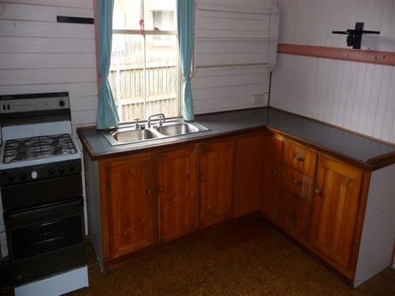 36 Anzac Avenue, Newtown QLD 4350