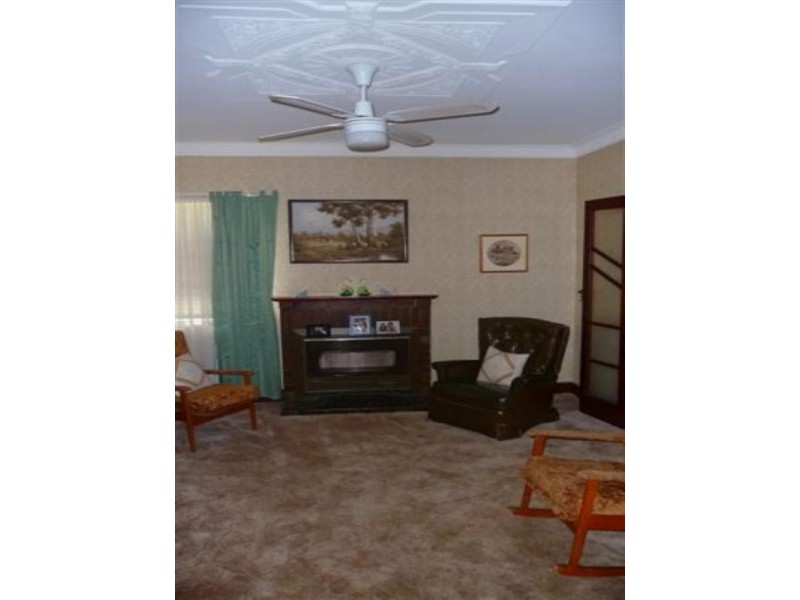 42 Geoffrey Street, Mount Lofty QLD 4350