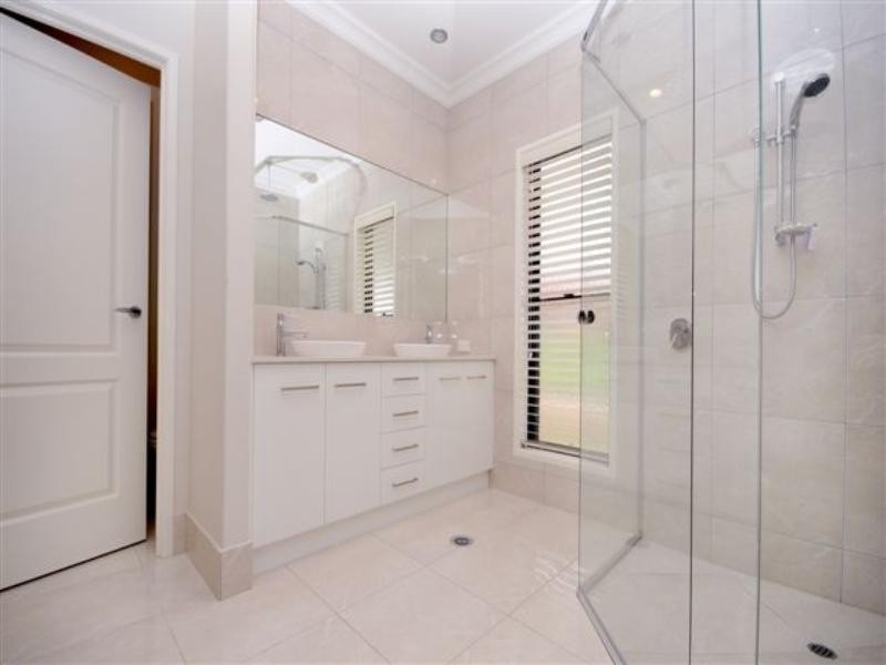 14 McLachlan Drive, Highfields QLD 4352