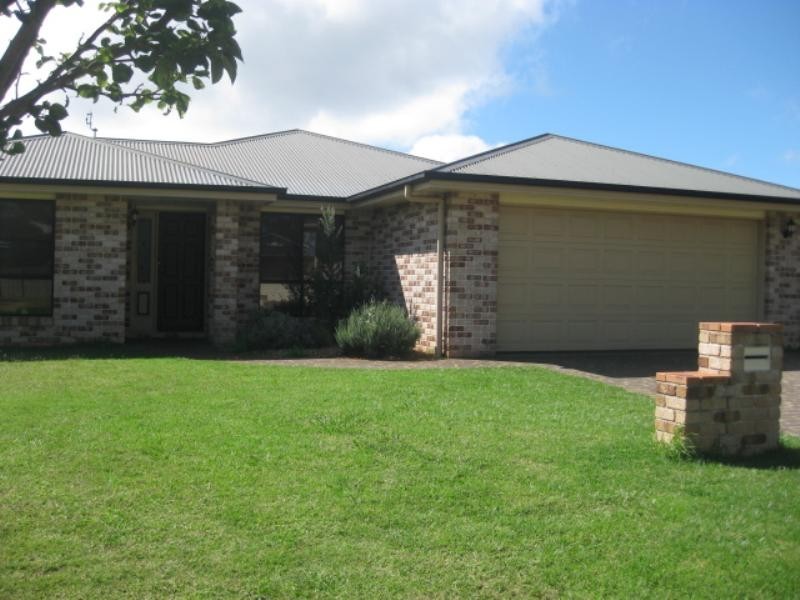 4 Chifley Court, Middle Ridge QLD 4350