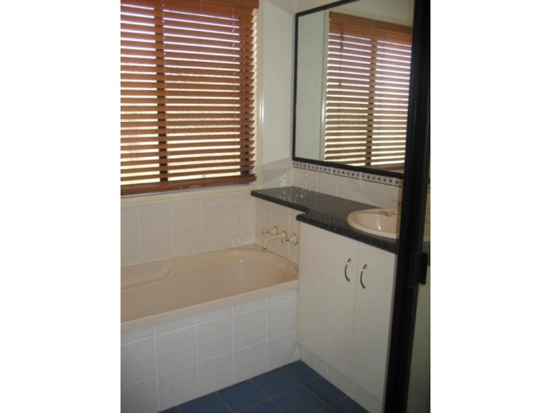 4 Chifley Court, Middle Ridge QLD 4350