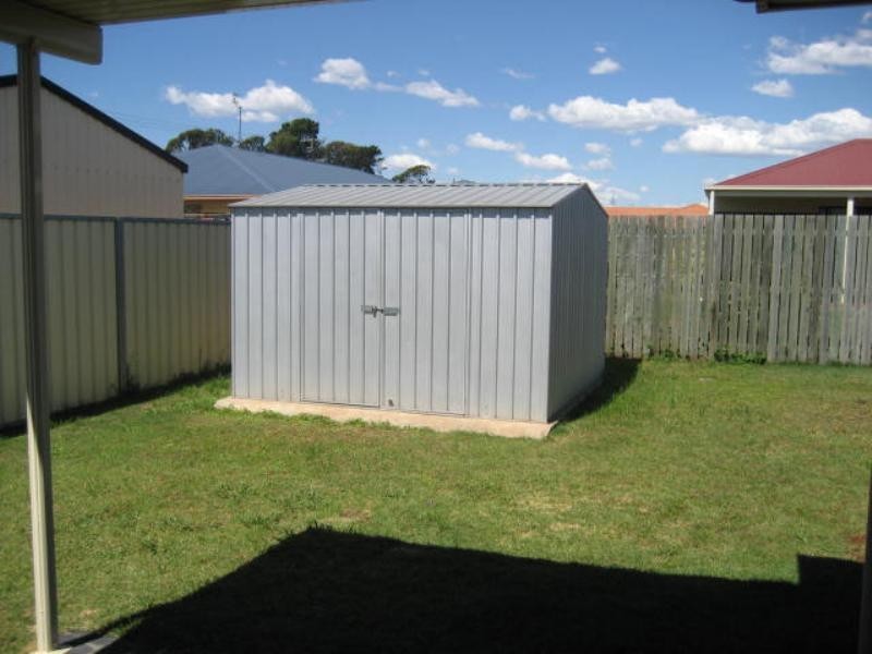 4 Chifley Court, Middle Ridge QLD 4350