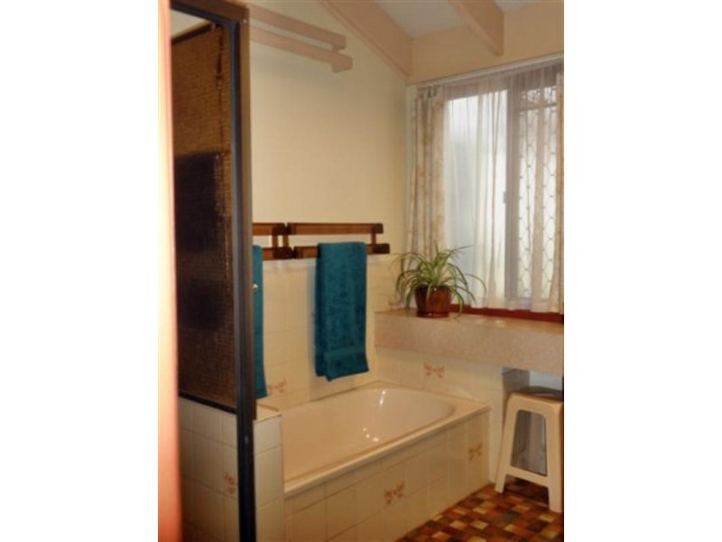 3 Begonia Court, Centenary Heights QLD 4350