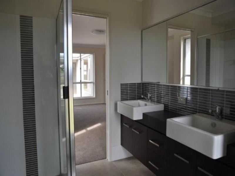 45 Nursery Drive, Middle Ridge QLD 4350