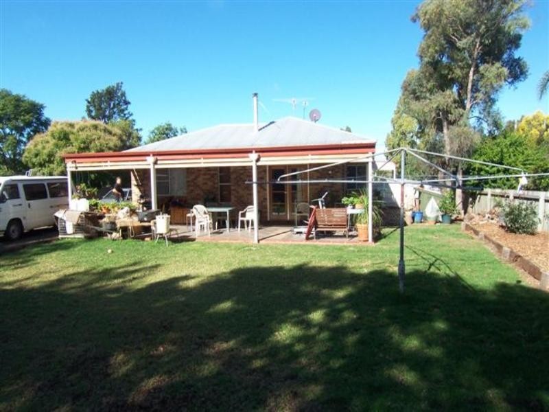 2 Disraeli Court, Wyreema QLD 4352