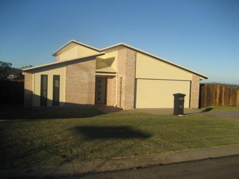 8 Kurrawa Cresent, Glenvale QLD 4350