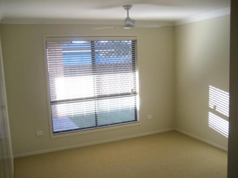 8 Kurrawa Cresent, Glenvale QLD 4350