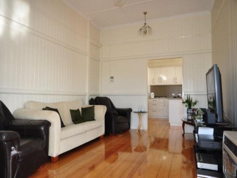21 Second Avenue, Harristown QLD 4350