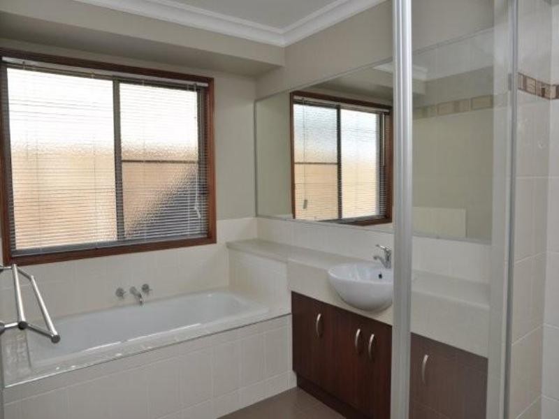 22 Pugh Street, Middle Ridge QLD 4350