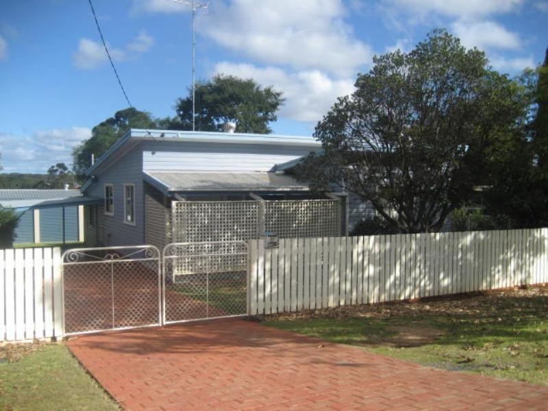 32 Maker Street, Rangeville QLD 4350