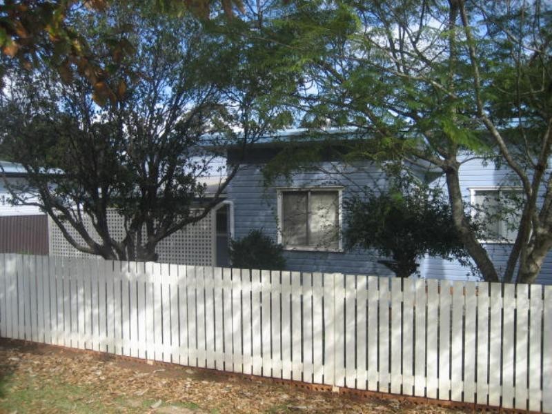 32 Maker Street, Rangeville QLD 4350