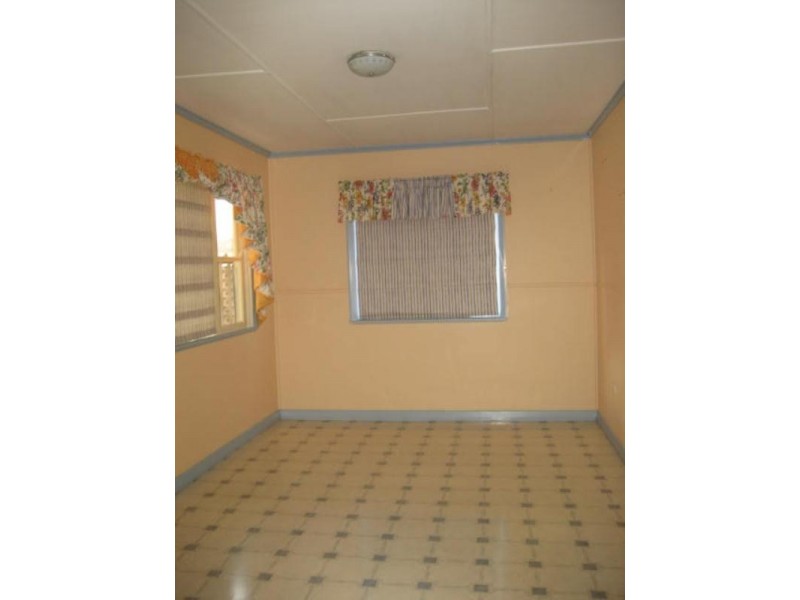 32 Maker Street, Rangeville QLD 4350