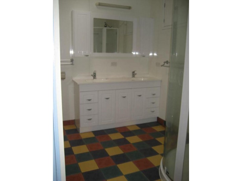 32 Maker Street, Rangeville QLD 4350