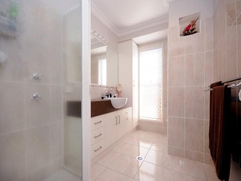 12 Honeyeater Drive, Highfields QLD 4352