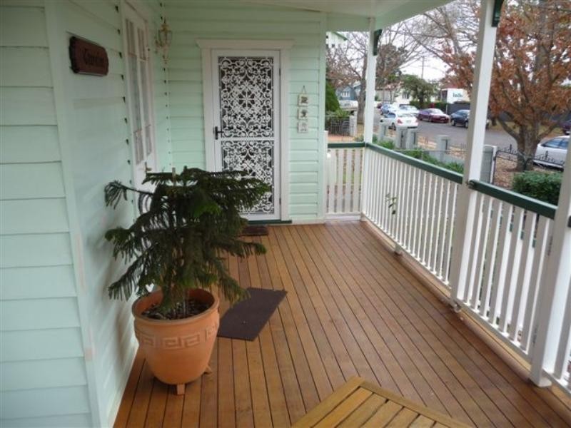 12 Leonard Street, East Toowoomba QLD 4350