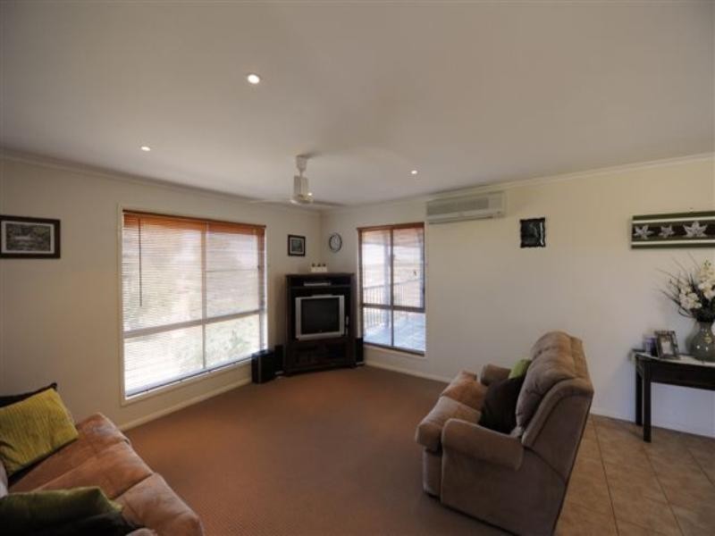 5 Elizabeth Kenny Court, Harristown QLD 4350