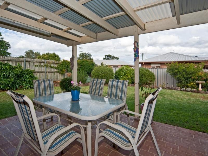 40 Gainsborough Drive, Glenvale QLD 4350