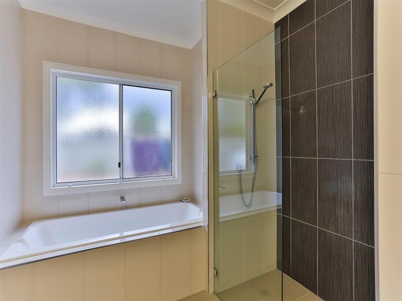 9 Arcadia Court, Highfields QLD 4352