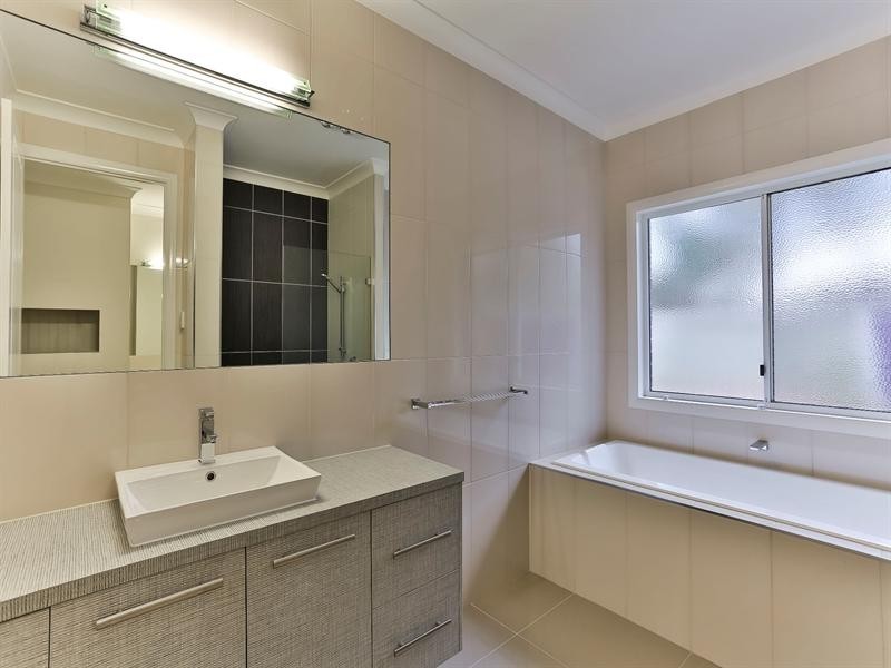 9 Arcadia Court, Highfields QLD 4352