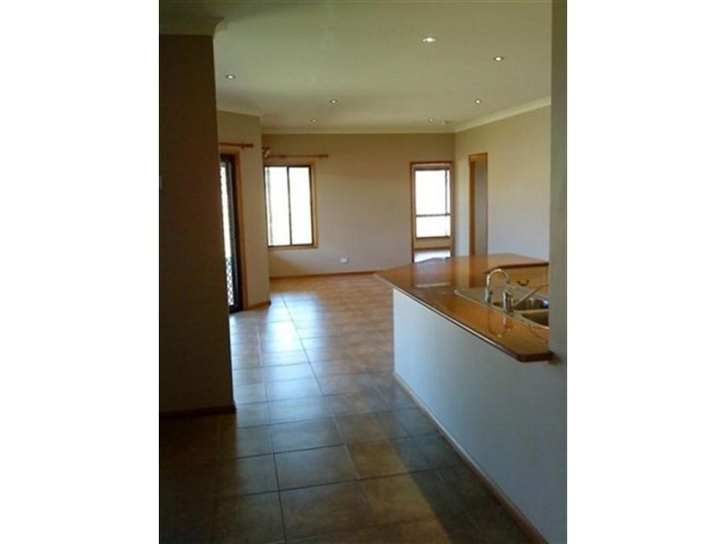 5 Mercedes Drive, Highfields QLD 4352