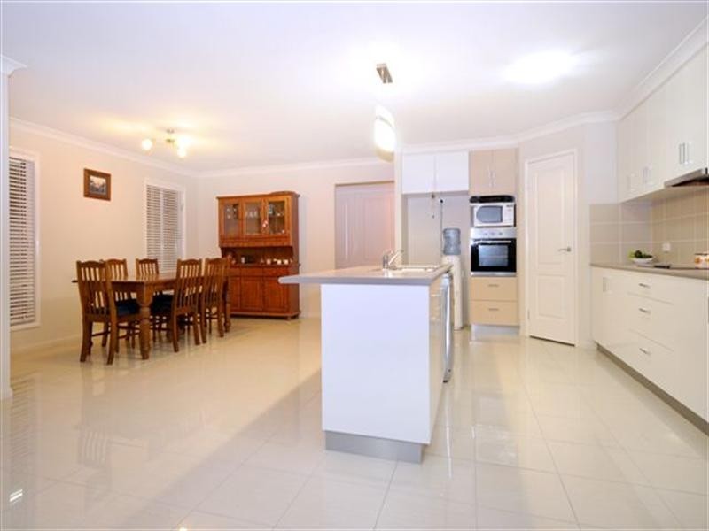 18 Mountview Court, Highfields QLD 4352