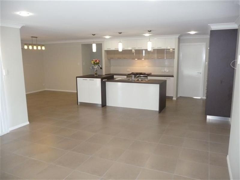 6 Plover Court, Highfields QLD 4352
