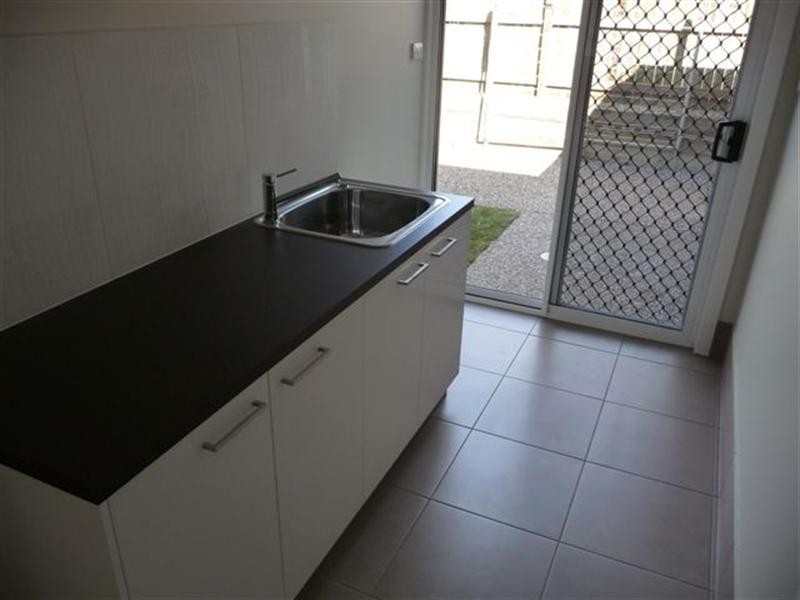 6 Plover Court, Highfields QLD 4352