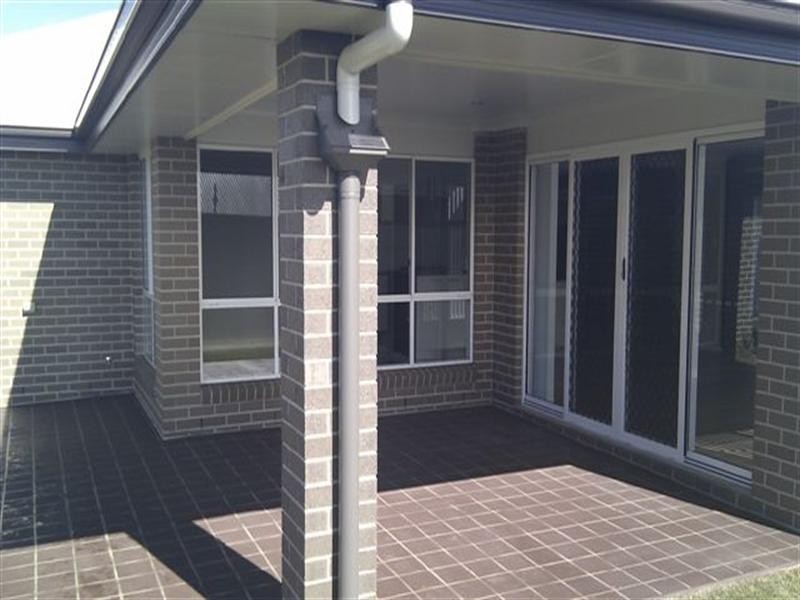 6 Plover Court, Highfields QLD 4352