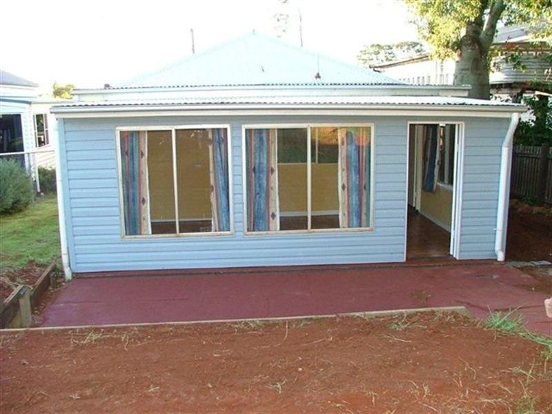 14 Hagan Street, North Toowoomba QLD 4350