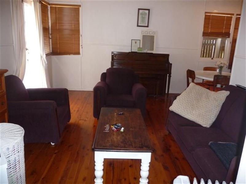 12 Cooper Street, South Toowoomba QLD 4350