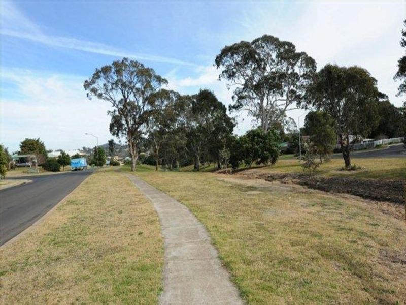 9 Robindale Drive, Darling Heights QLD 4350