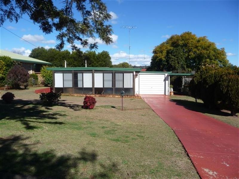 8 Angus Street, Rangeville QLD 4350