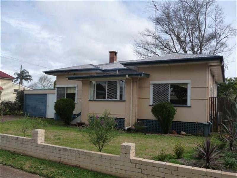 15 Phillip Street, East Toowoomba QLD 4350