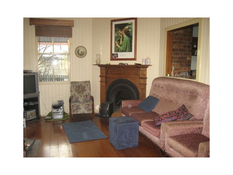 4 Boulton Terrace, Newtown QLD 4350