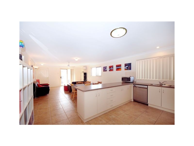 Unit 1/402 Alderley Street, Kearneys Spring QLD 4350