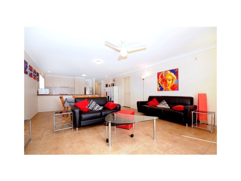 Unit 1/402 Alderley Street, Kearneys Spring QLD 4350