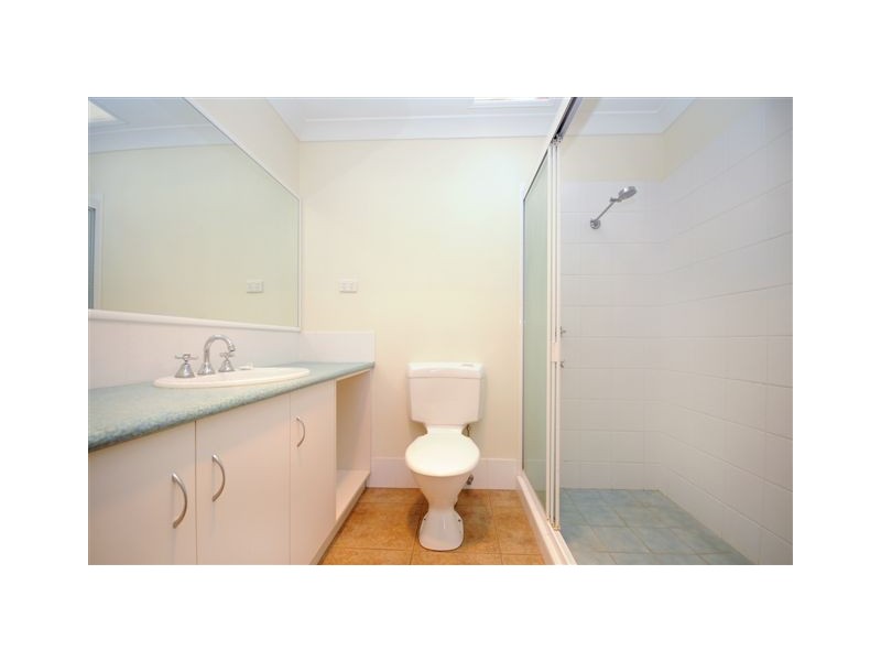 Unit 1/402 Alderley Street, Kearneys Spring QLD 4350