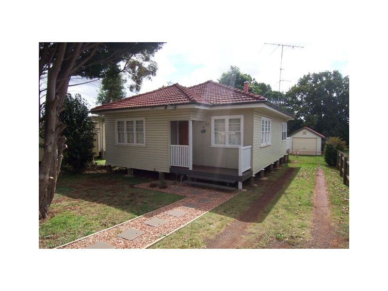 15 Park Street, Wilsonton QLD 4350