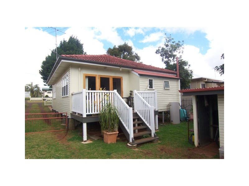 15 Park Street, Wilsonton QLD 4350