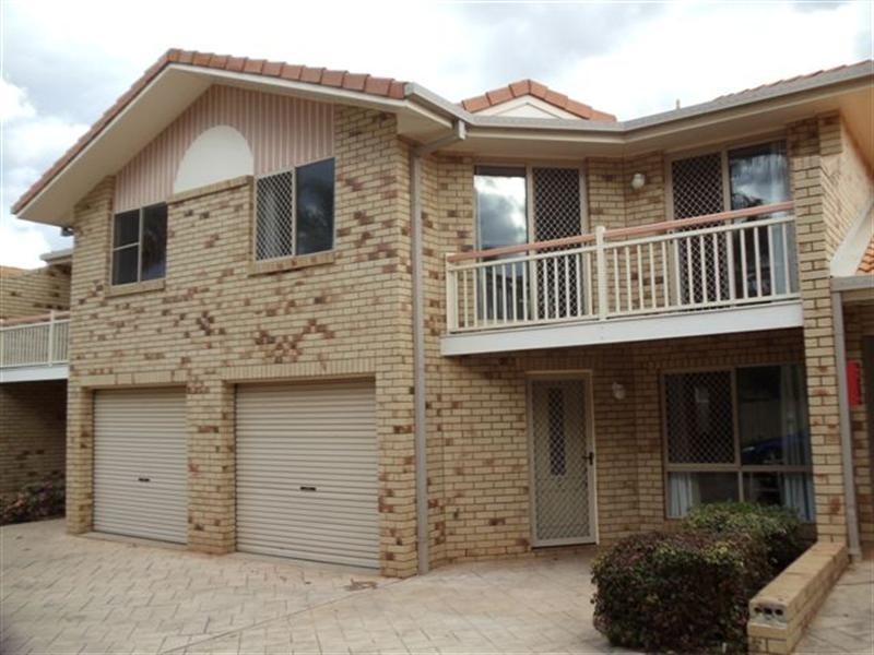 2/420 West Street, Kearneys Spring QLD 4350