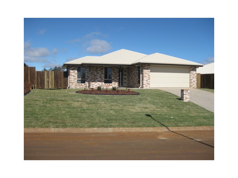 11 Camborne Drive, Highfields QLD 4352