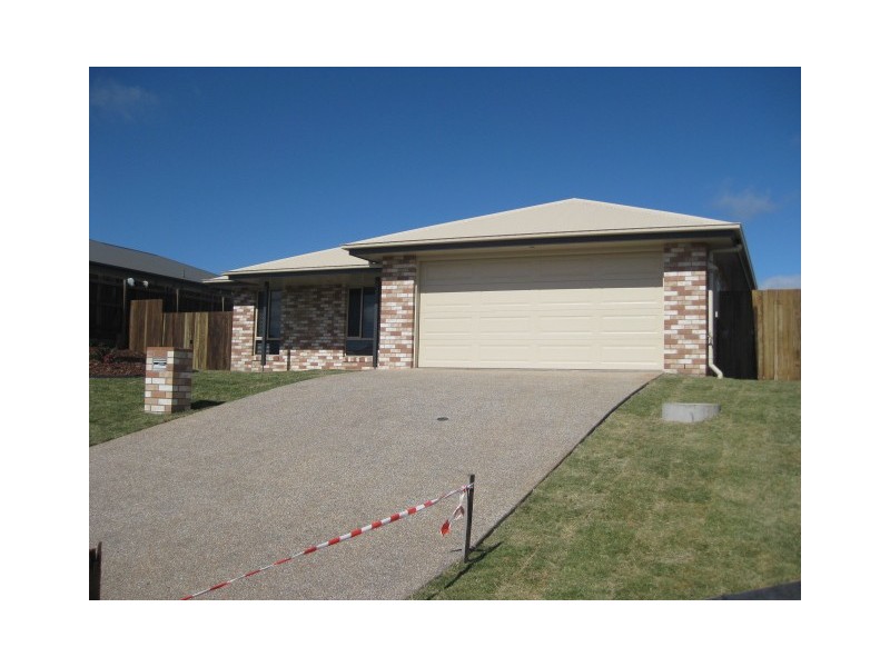 11 Camborne Drive, Highfields QLD 4352