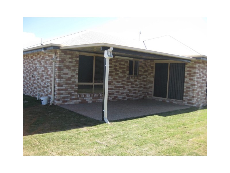 11 Camborne Drive, Highfields QLD 4352