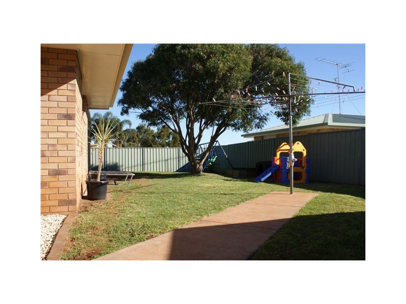 13 Nimrod Court, Wilsonton QLD 4350